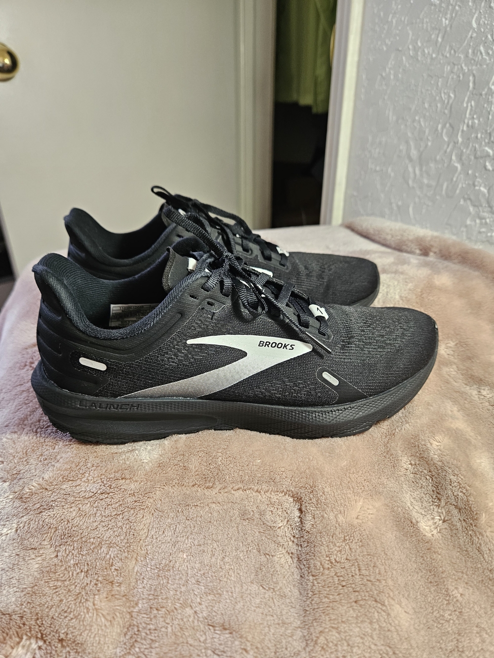 Brooks Launch 9 Women’s- Size 7.5 USBlack Running Shoes - Lightweight Cushioning